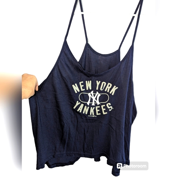 Under Armour New York Yankees cropped  camisole- Navy blue - size 2X - Picture 3 of 10